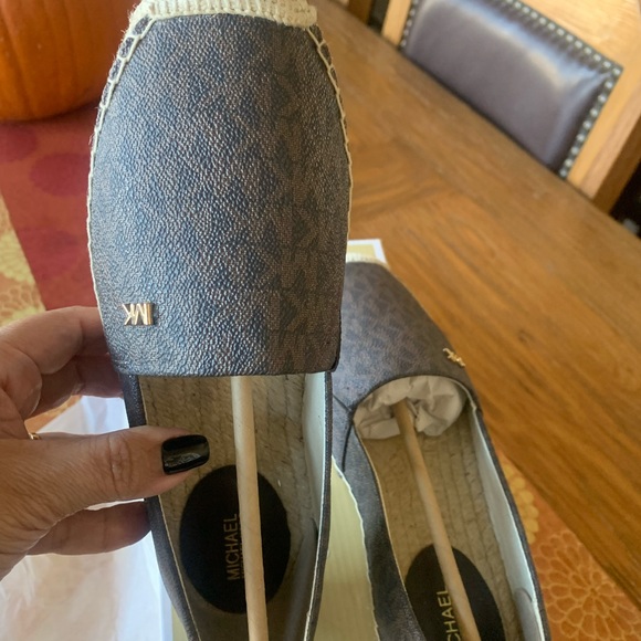 Women’s New Michael Kors Kendrick Slip On - Picture 6 of 7